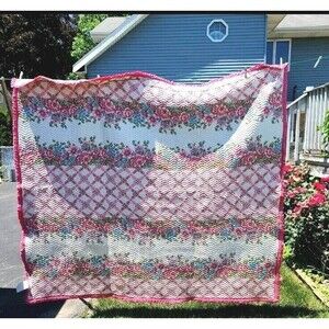 Vtg. 50s National Sure Fit Quilting 80 X 84 Pink, White, Ruffled Trellis Garden